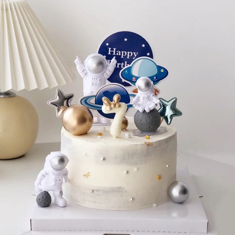 Resin Art Alphabet - 우주 비행사 케이크 토퍼 우주 공간